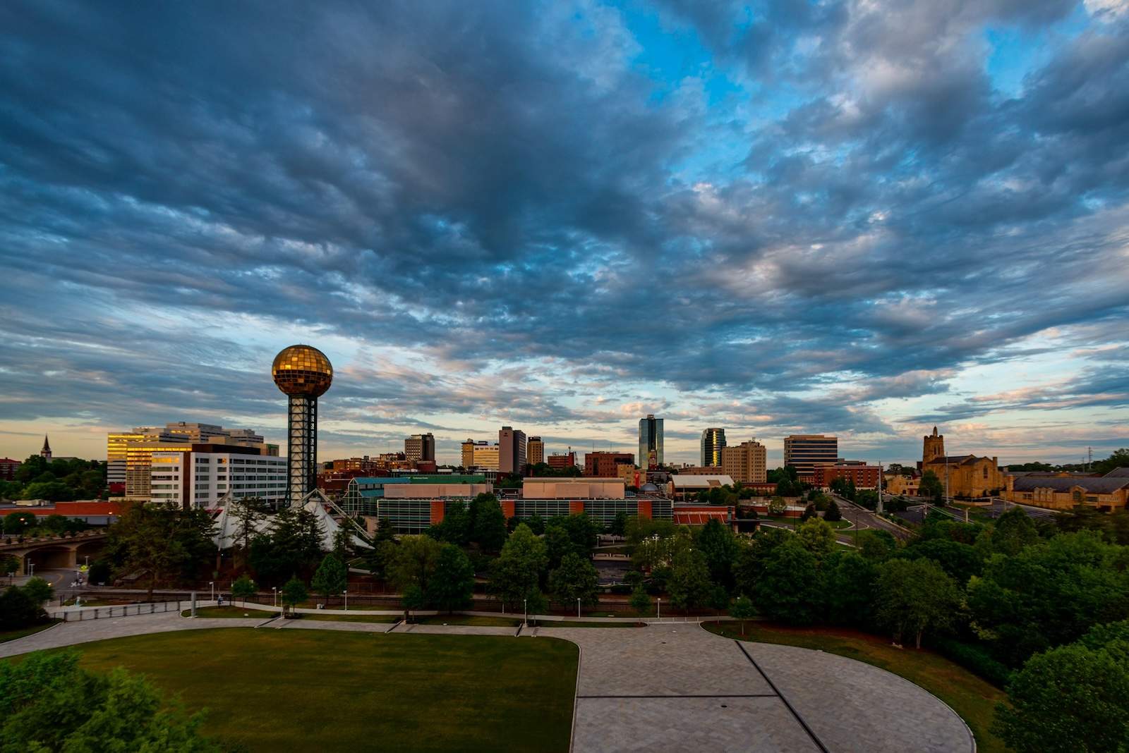 Knoxville, TN: Photo by Stephen Ellis on Unsplash