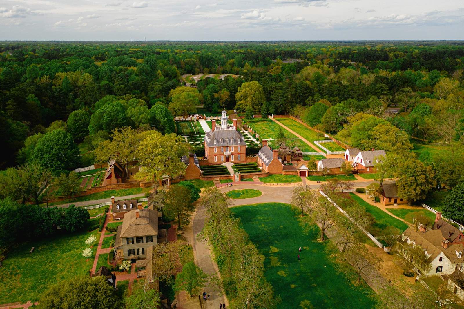 Williamsburg, VA: Photo by Eric Foster on Unsplash