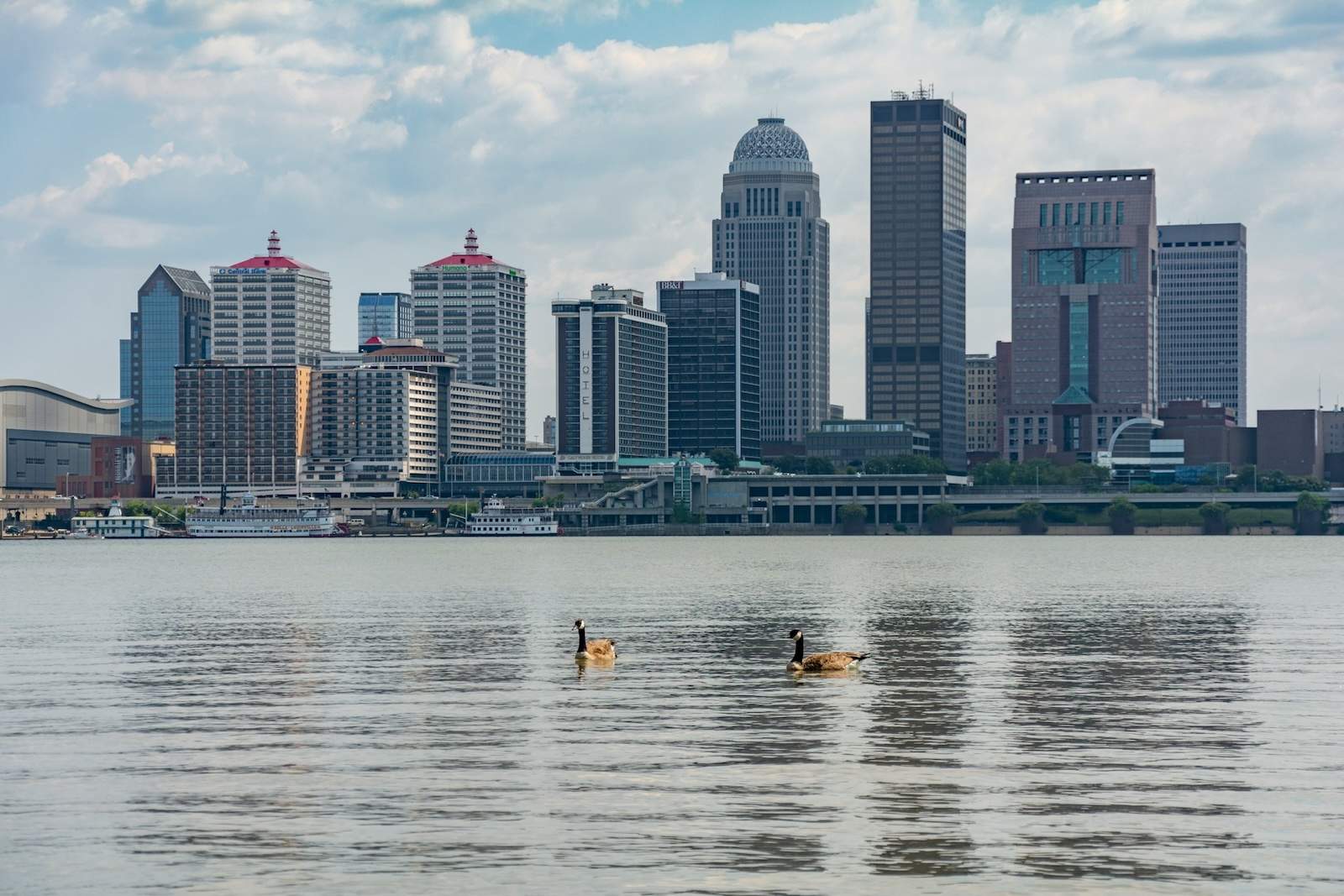 Louisville, KY: Photo by Joshua Michaels on Unsplash